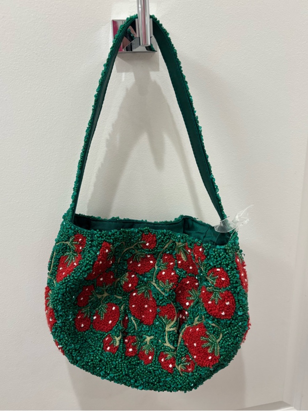 NWT Made in India Green Beaded Strawberry hand/Shoulder Bag